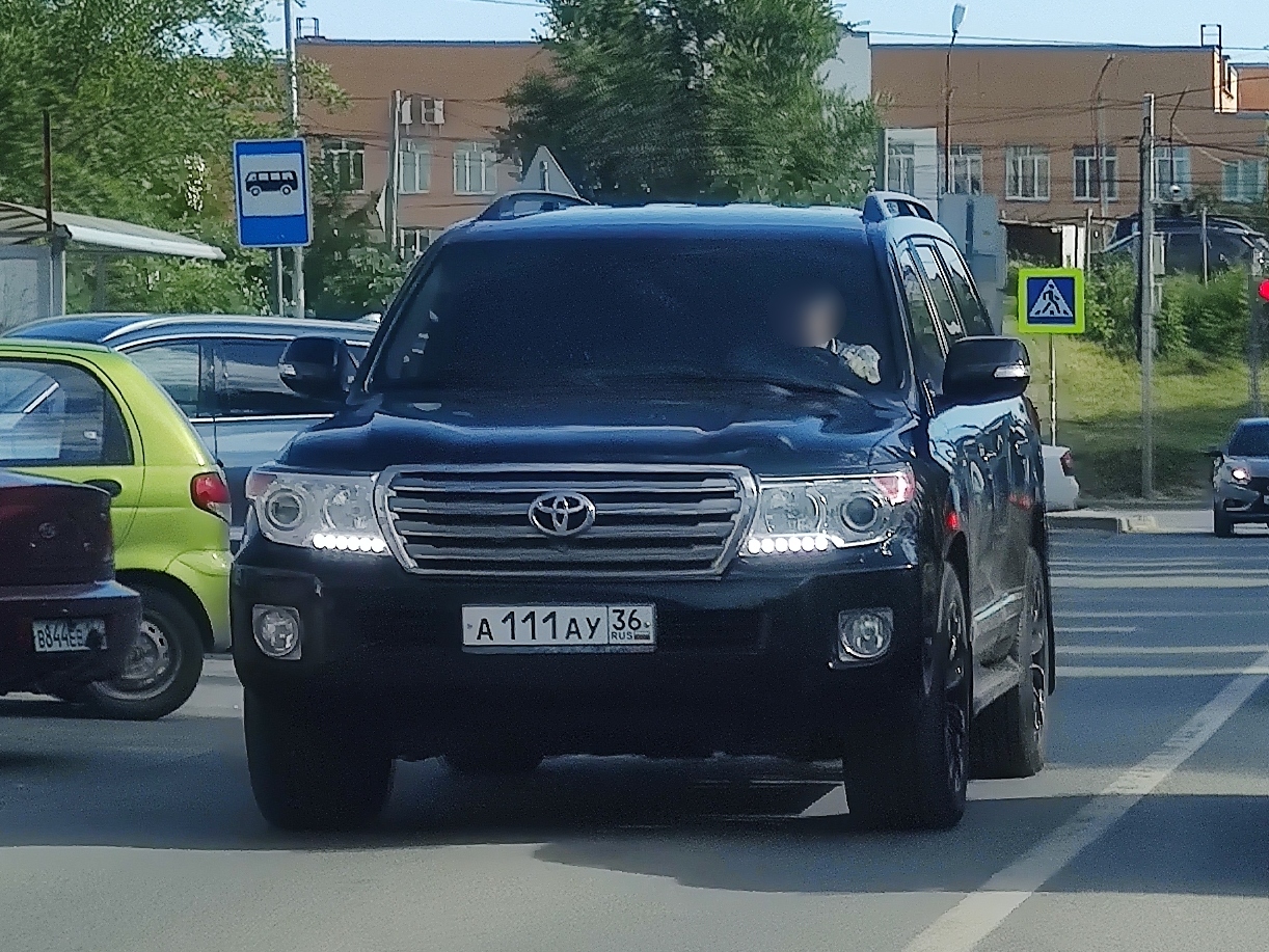 а 111 ау 36, Toyota Land Cruiser 200 (J200), 1st facelift, 2011–2015