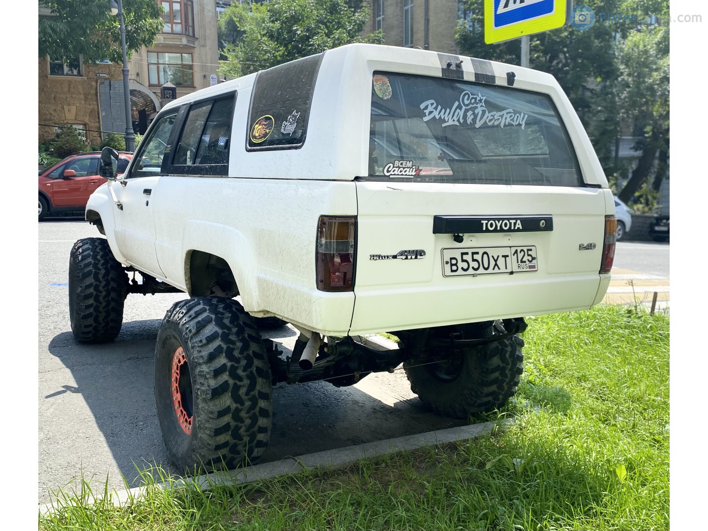 в 550 хт 125, Toyota Hilux Surf 1st gen (N60), 1984–1989