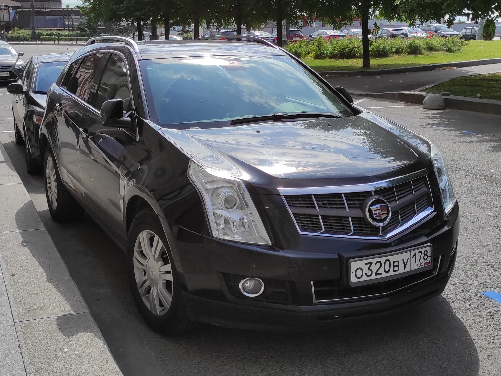 о 320 ву 178, Cadillac SRX 2nd gen (Theta/GMT166), 2009–2013