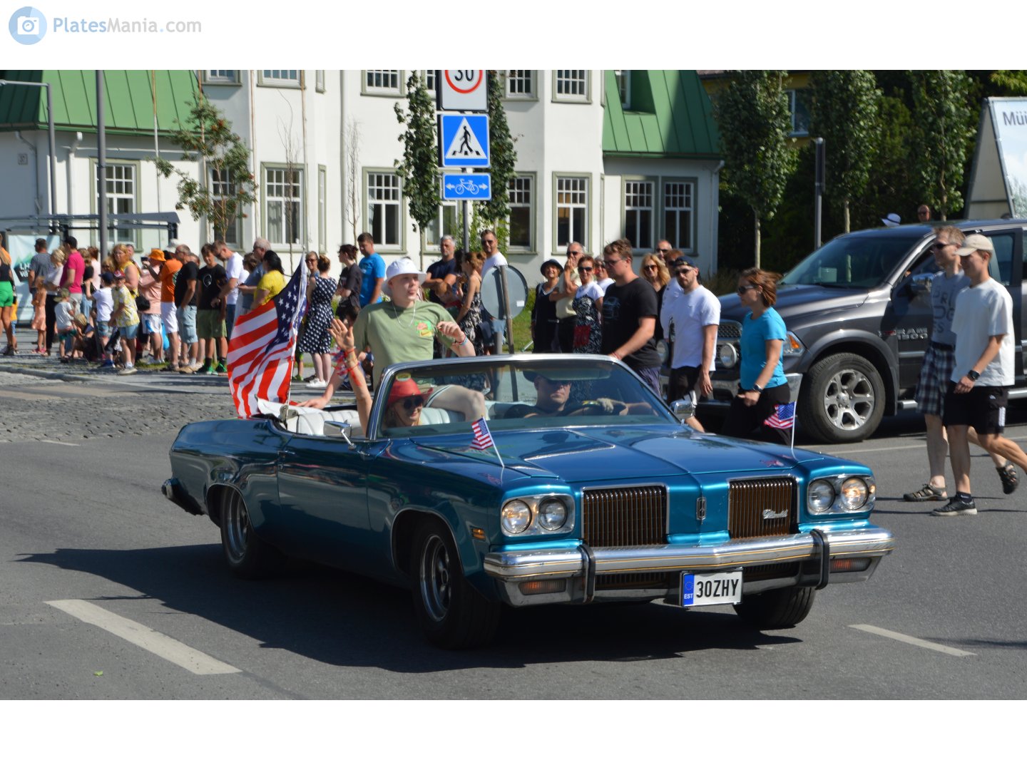 30 ZHY, Oldsmobile 88 7th gen 1971 2-door Hardtop (6647; B-body), 1970–1971