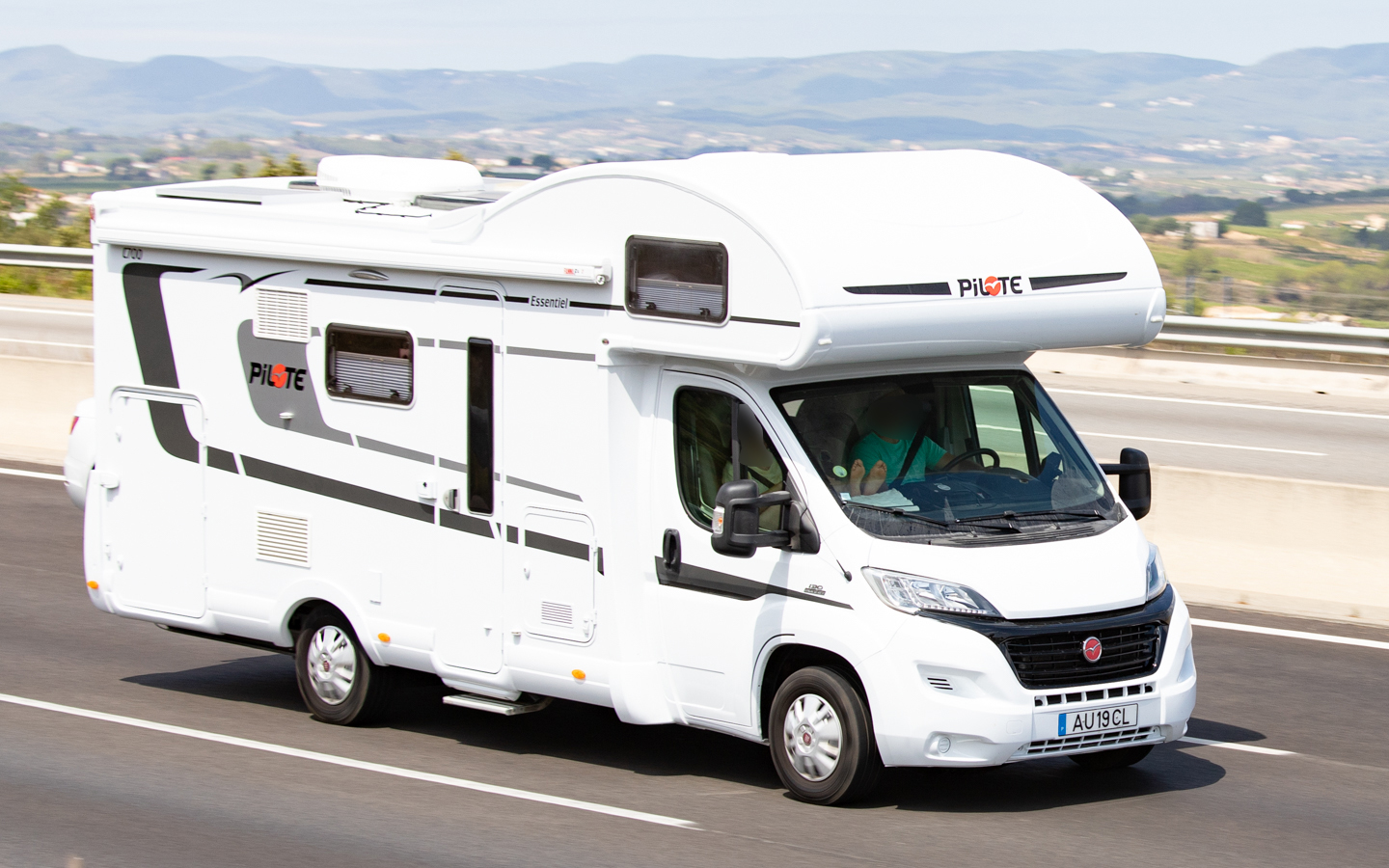 AU 19 CL, Pilote C-Series 