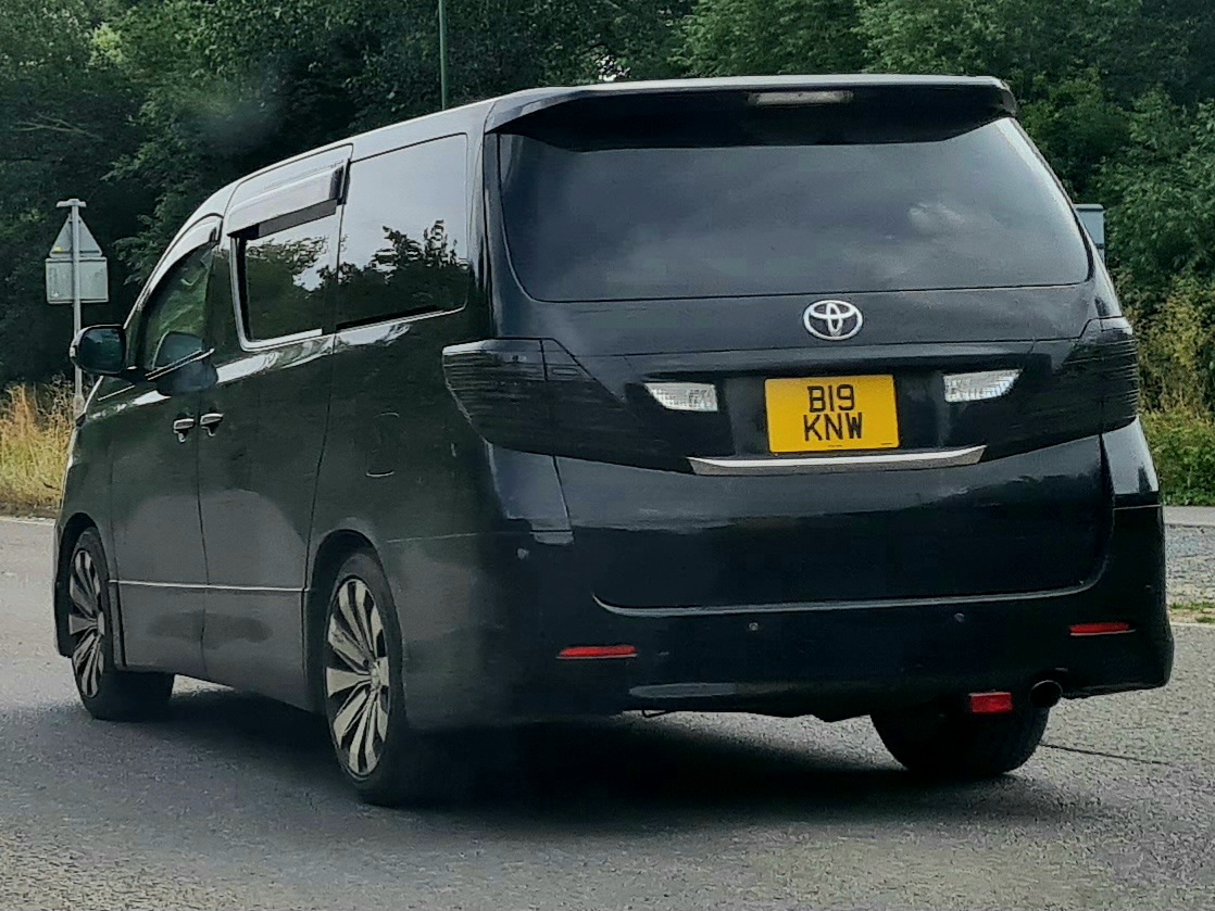 B19KNW, Toyota Vellfire 1st gen (AH20), 2008–2015