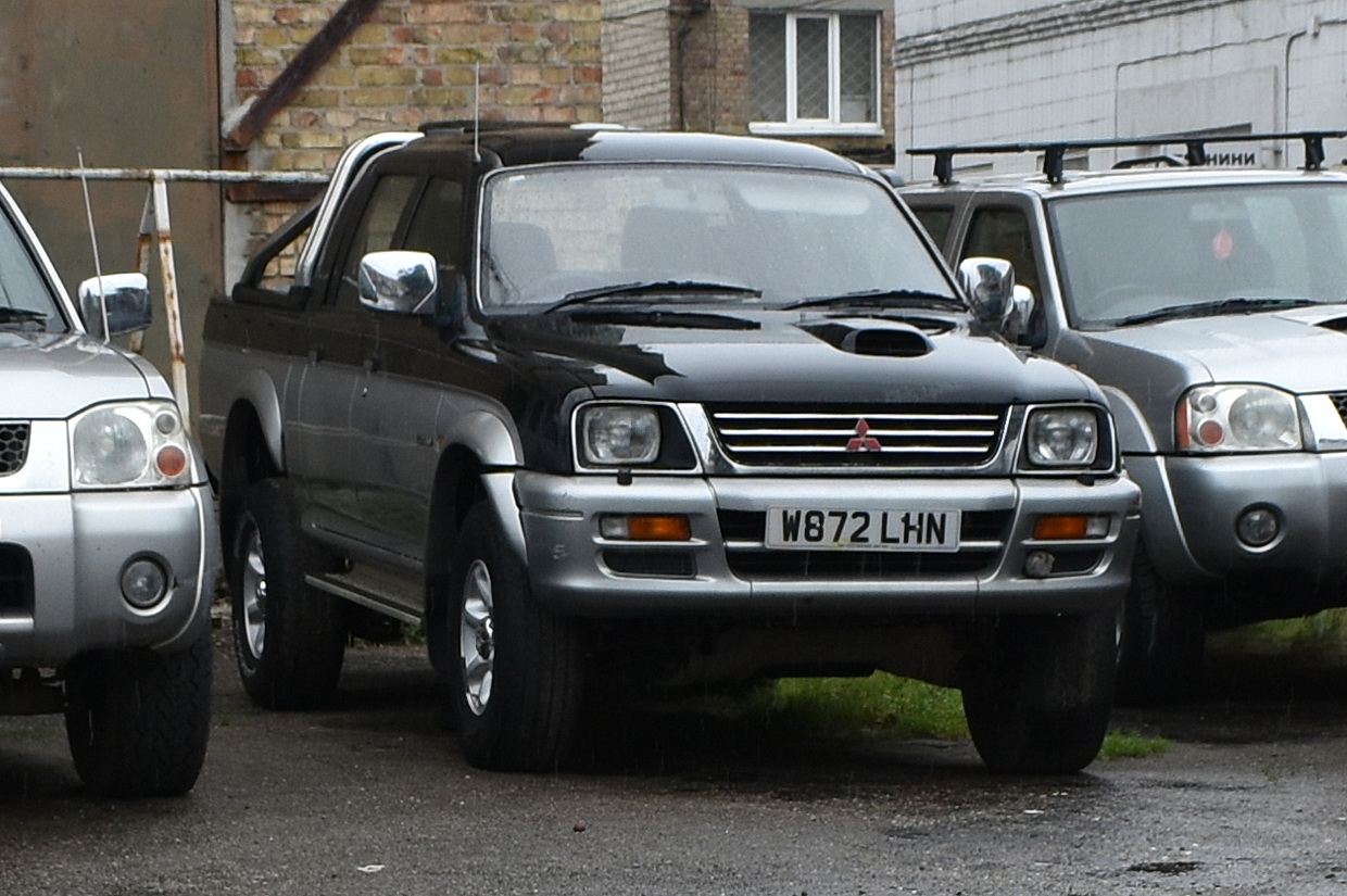W872LHN, Mitsubishi L200 3rd gen (K50/K60/K70), 1996–2006 (–2012 for BR-market)