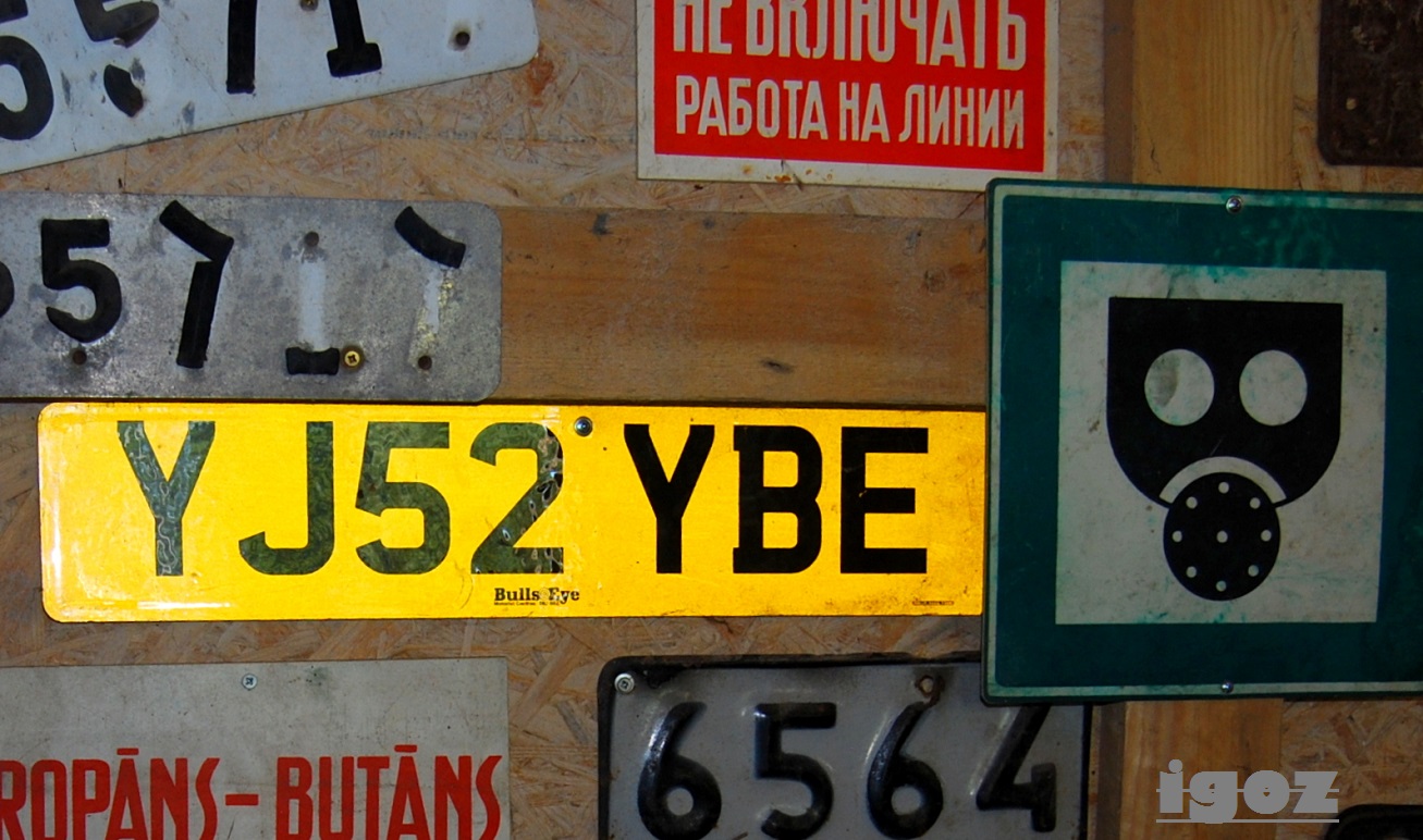 YJ52YBE, License plate without vehicle 