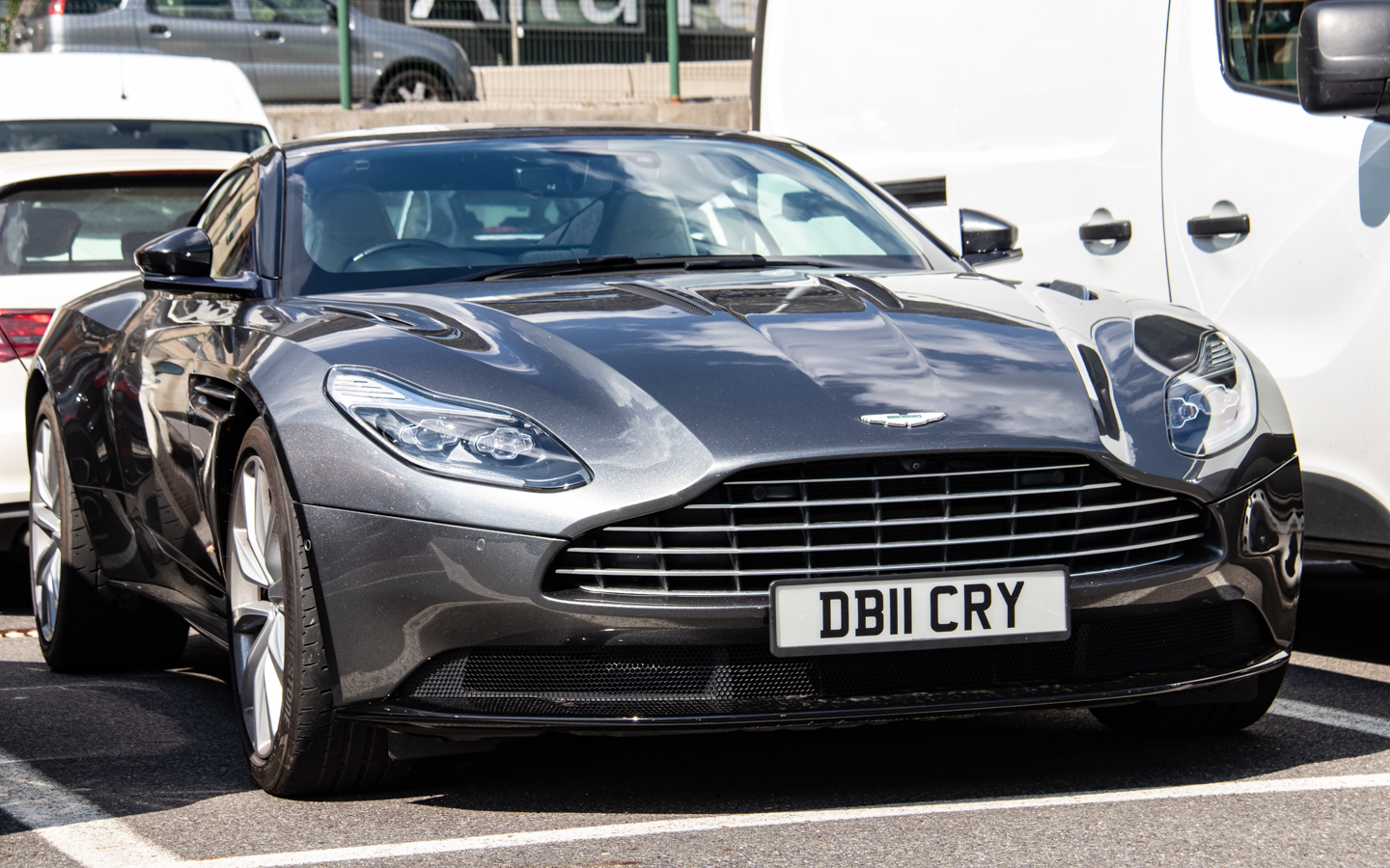 DB11CRY, Aston Martin DB11 Coupé (AM5), 2016–2023