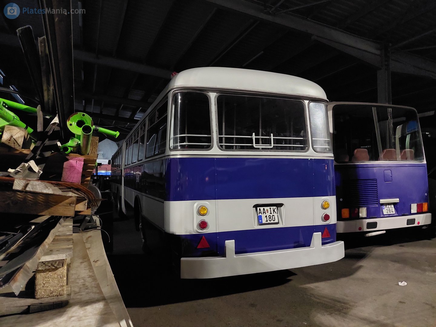 AA IK-180, Ikarus 180 