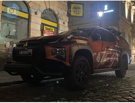 VJM 8860, Mitsubishi Triton