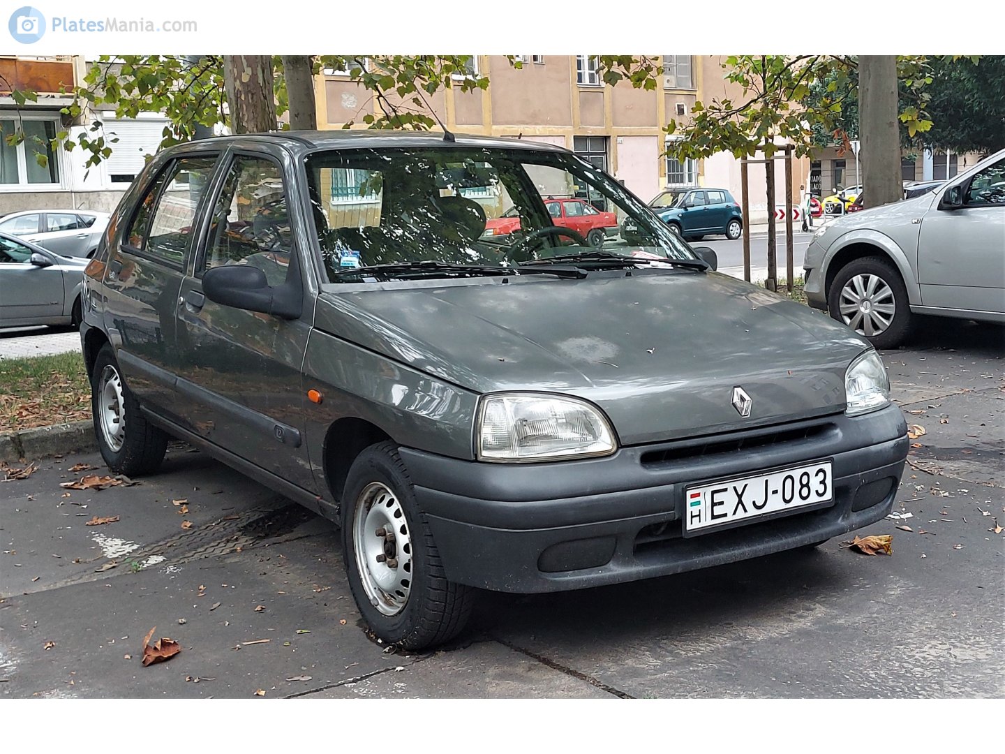 EXJ-083, Renault Clio 1st gen 5-door Hatch (B57), 1990–1996