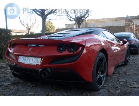 3674 LGD, Ferrari F8