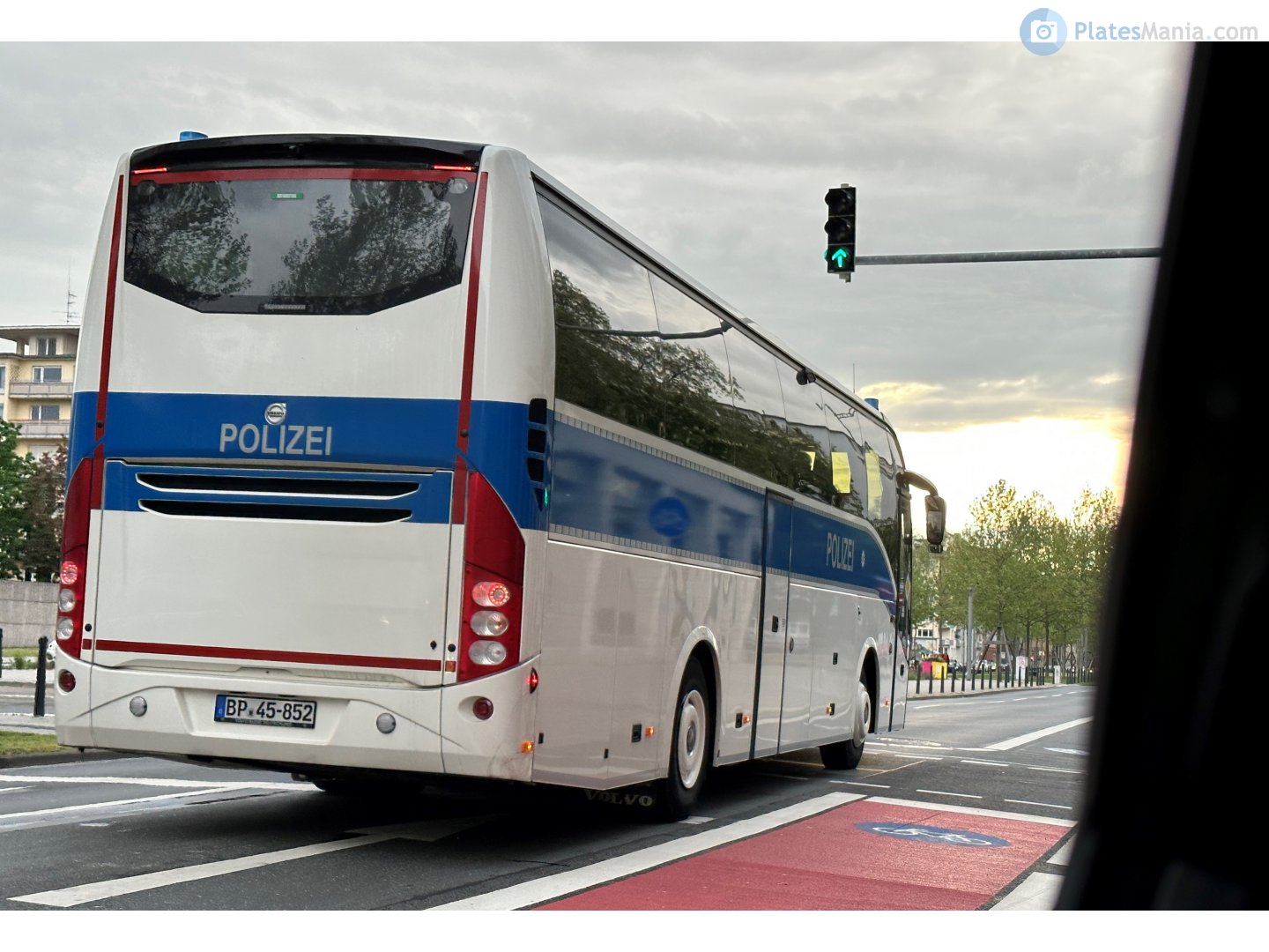 BP 45-852, Volvo 9800 