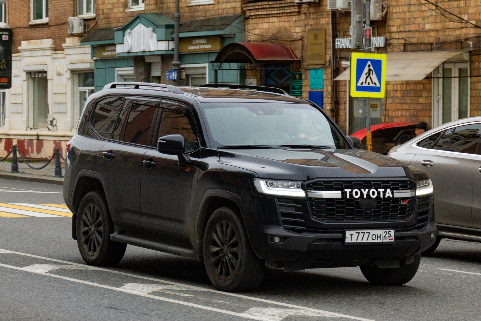 т 777 он 25, Toyota Land Cruiser 300 (J300), 2021–