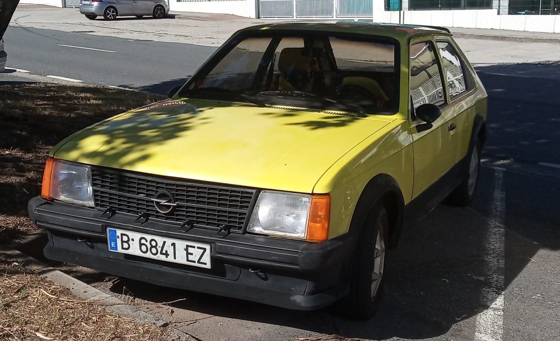 B 6841 EZ, Opel Kadett 4th gen 2-door Sedan/3-door Hatch (D), 1979–1984