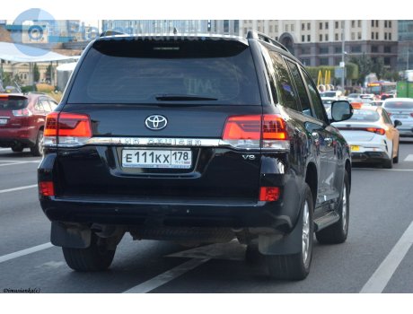 е111кх178, Toyota Land Cruiser