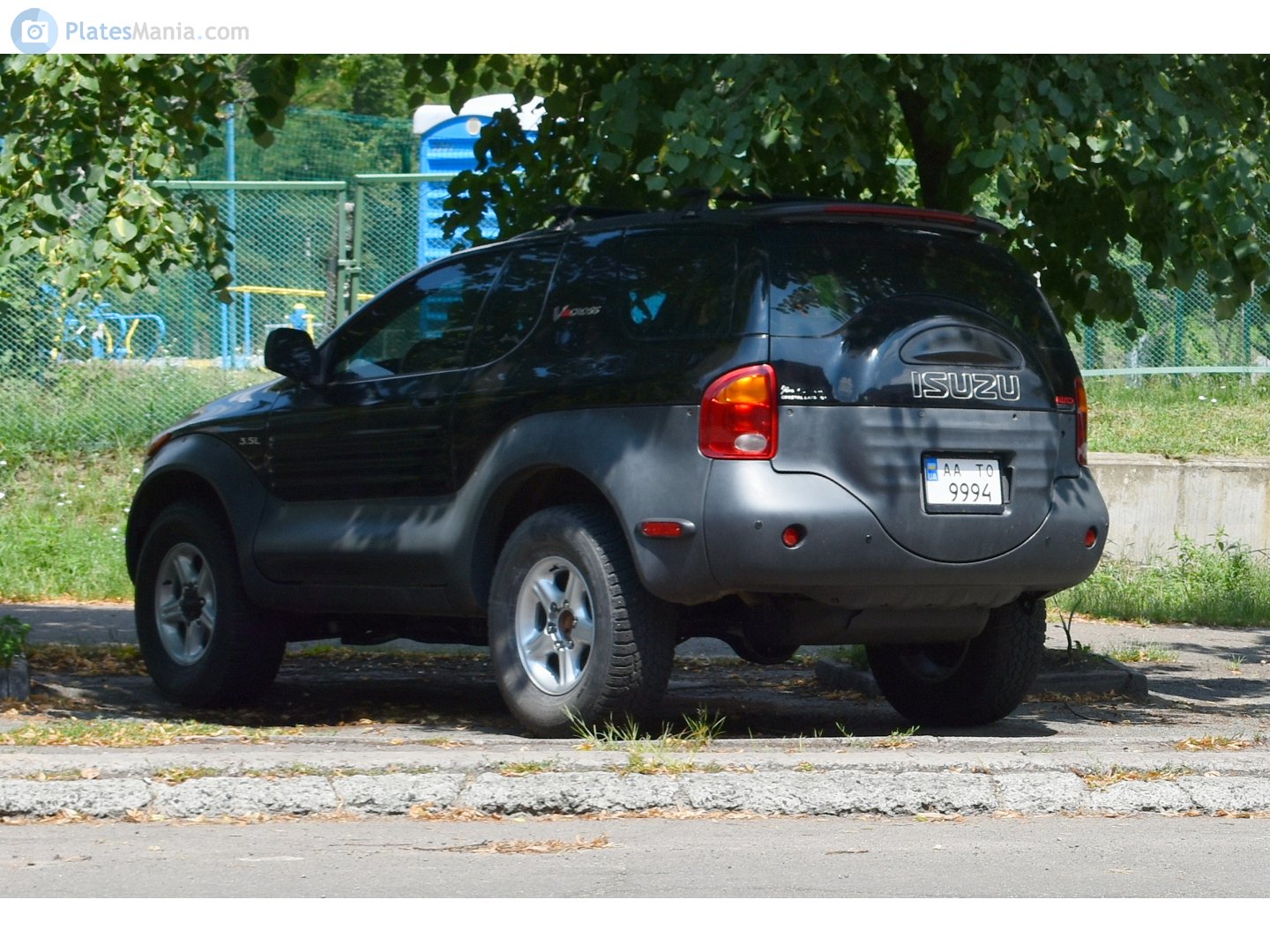 AA 9994 TO, Isuzu VehiCross 1st gen (UGS25DW/VX), 1997–2001