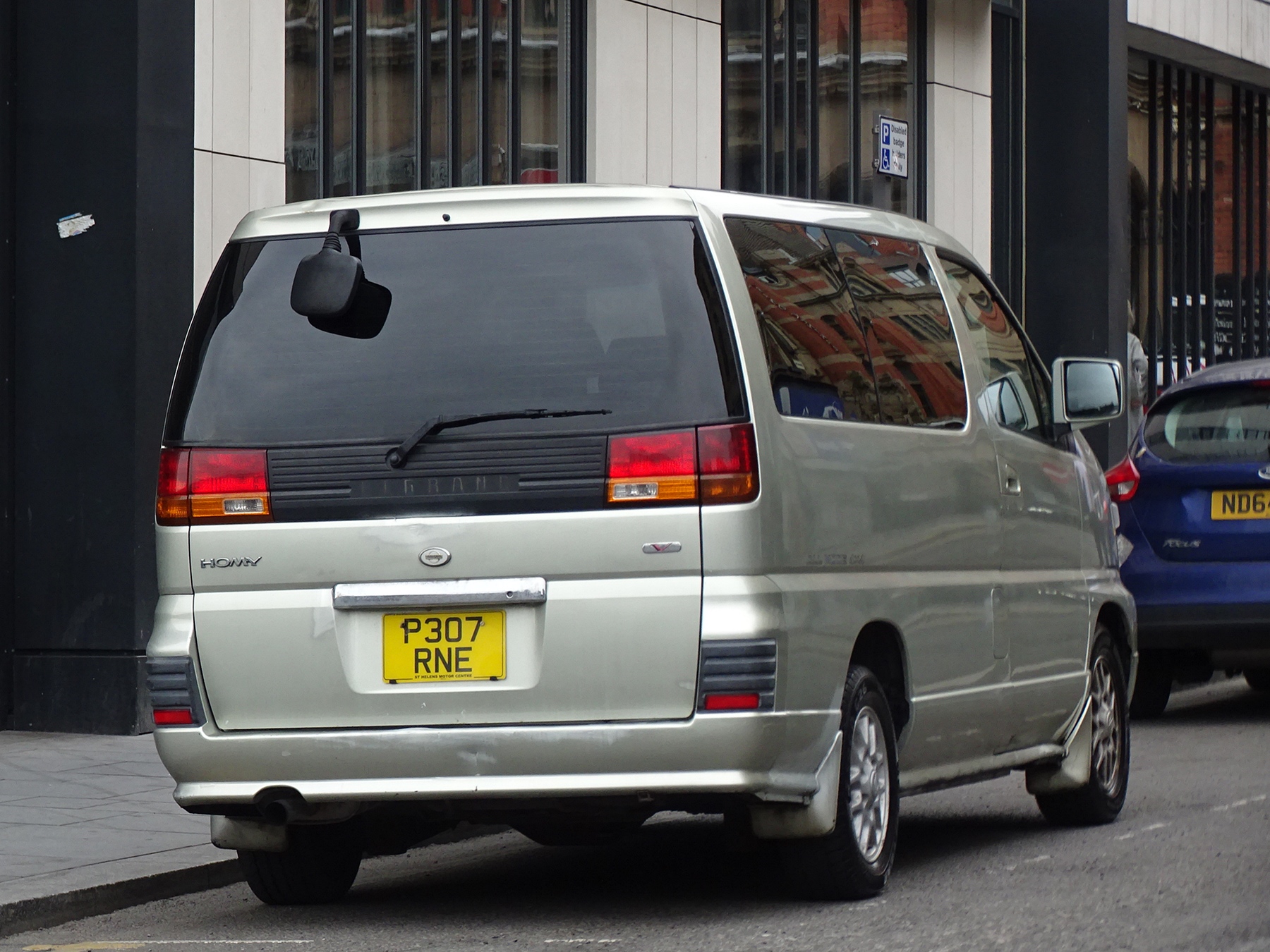 P307RNE, Nissan Elgrand 1st gen Caravan Elgrand / Homy Elgrand (E50), 1997–2002