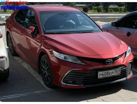 Toyota Camry: Legenda Sedan yang Tak Lekang Oleh Waktu
