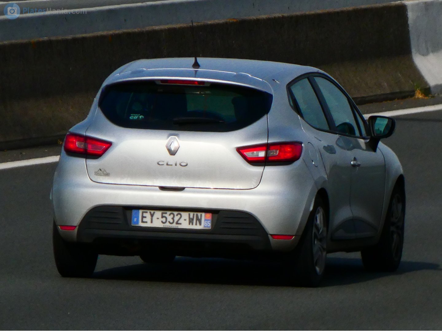 EY-532-WN, Renault Clio 4th gen Hatch (B98), 2012–2020