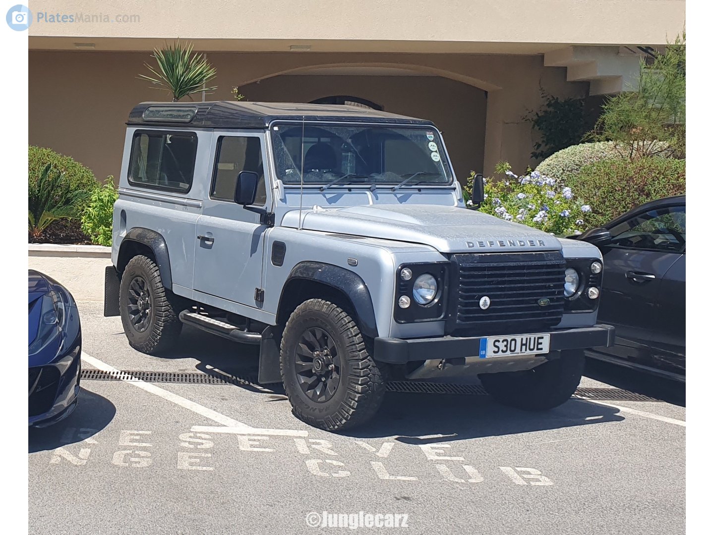S30HUE, Land Rover Defender 1st gen 90