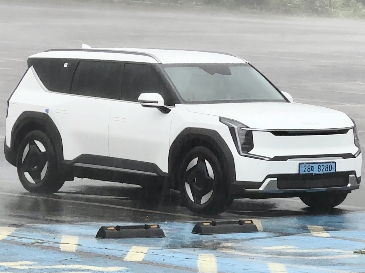 28어 8280, Kia EV9 1st gen (MV1), 2023–