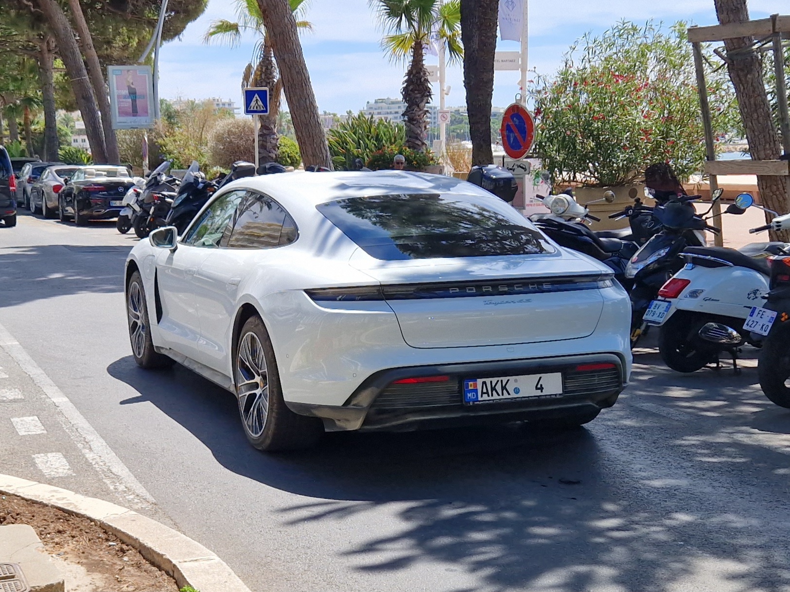 AKK 4, Porsche Taycan 1st gen Sedan (9J1), 2019–2024
