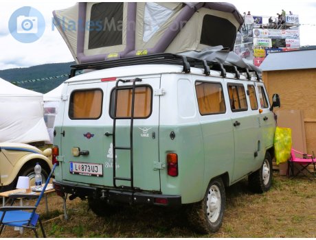 L 873 UJ, UAZ 452