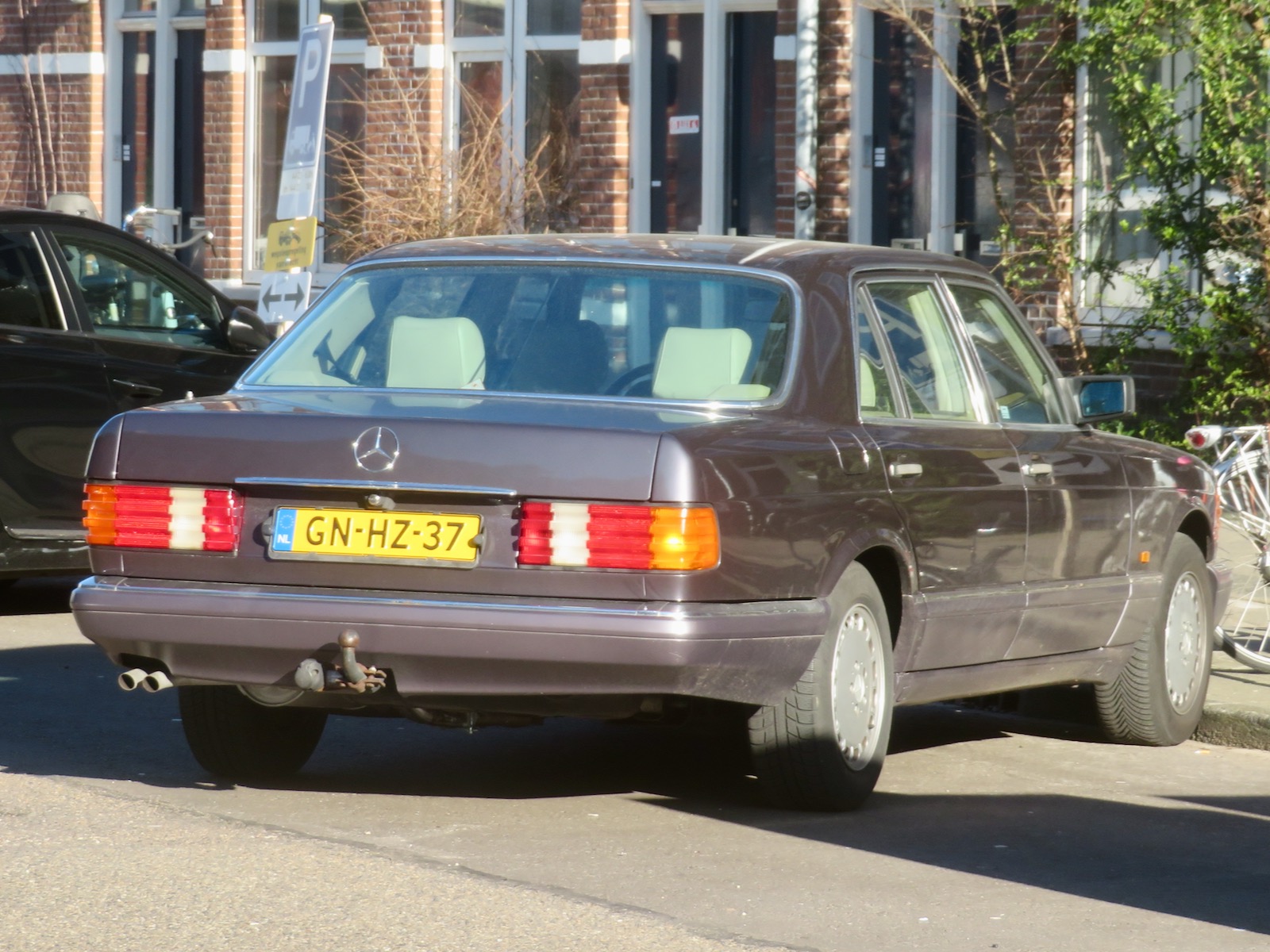 GN-HZ-37, Mercedes-Benz S-Klasse 4th gen Sedan (W126/V126), 1979–1991