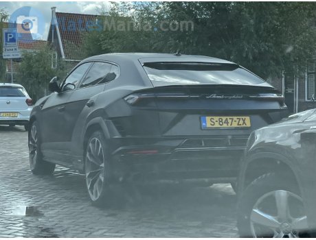 。。。 S-847-ZX, Lamborghini Urus , License plate of the Netherlands