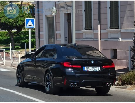 NAU QX 5, BMW M5