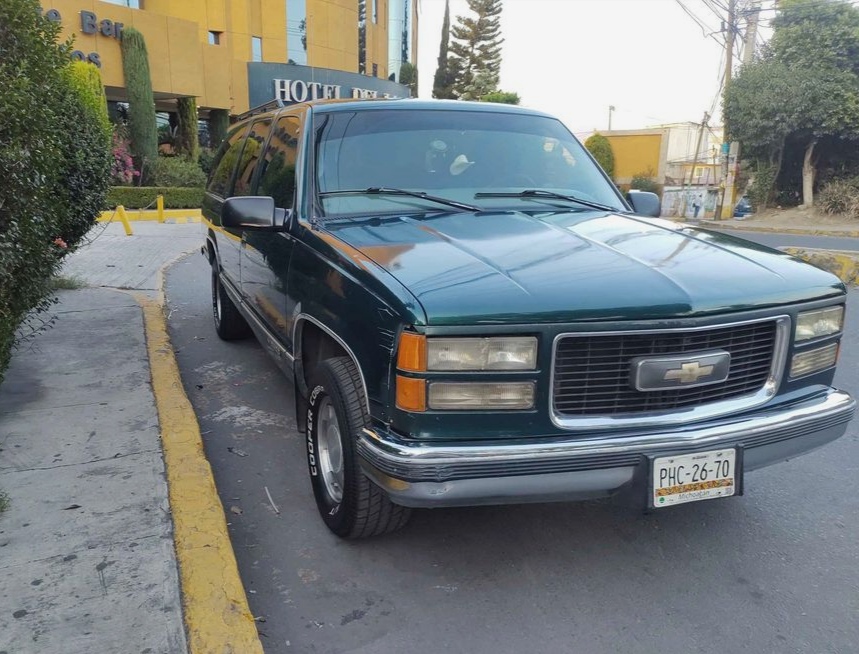 PHC-26-70, Chevrolet Suburban 8th gen (GMT400), 1991–1999