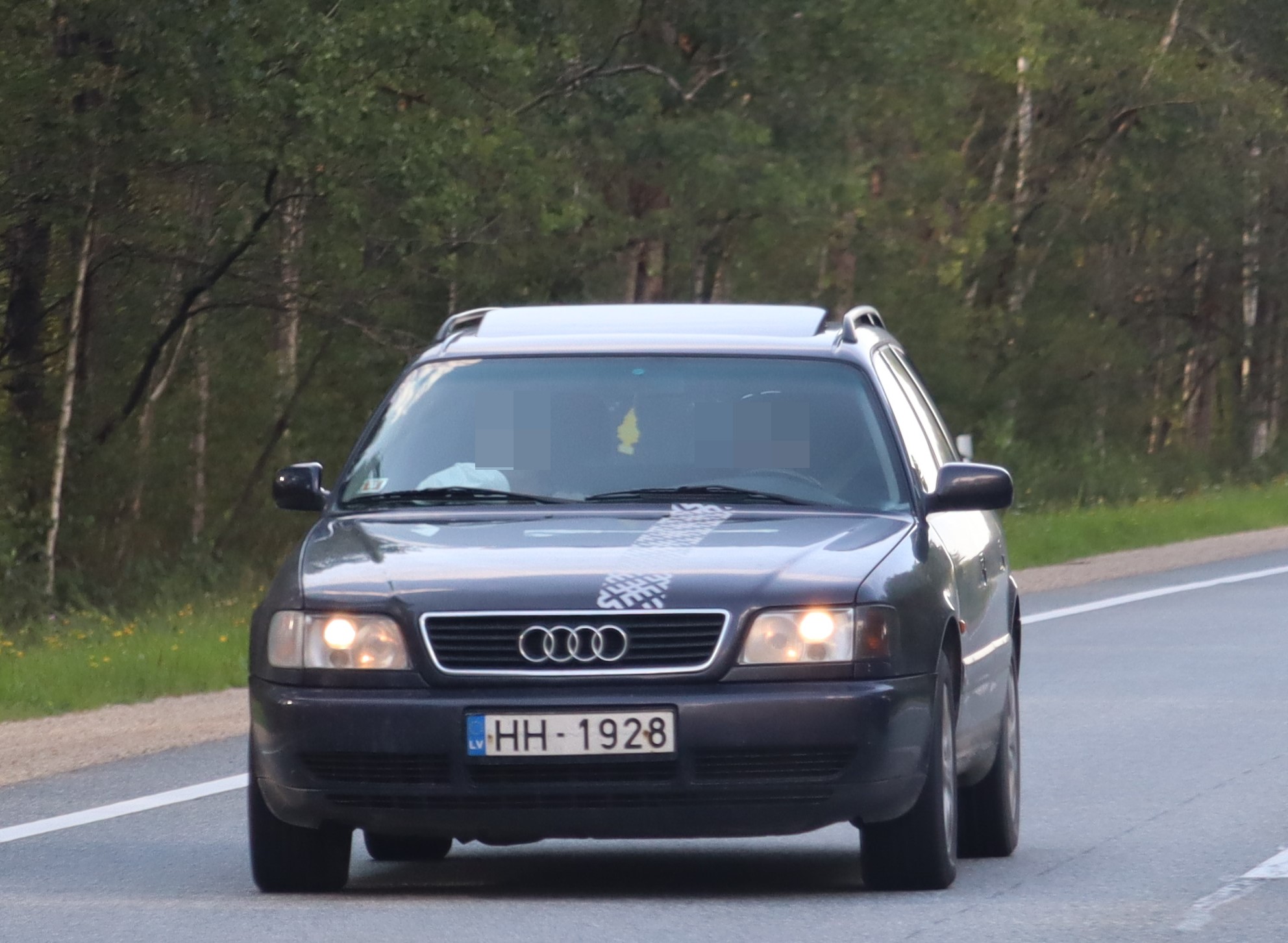 HH-1928, Audi A6 1st gen Avant (C4/4A5), 1994–1997