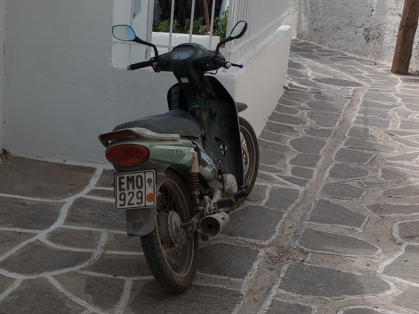 EMO-929, Modenas Kriss 