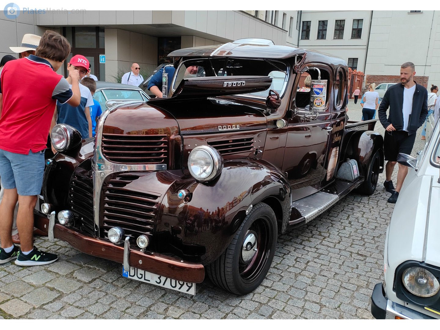 DGL 37099, Dodge T-/V-/W-Series 1940 V-series, 1939–1940