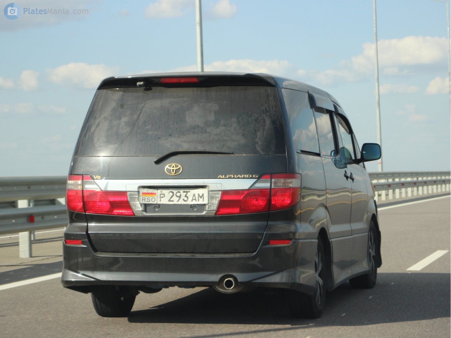 р 293 ам, Toyota Alphard 1st gen (G/V) (AH10), 2002–2008
