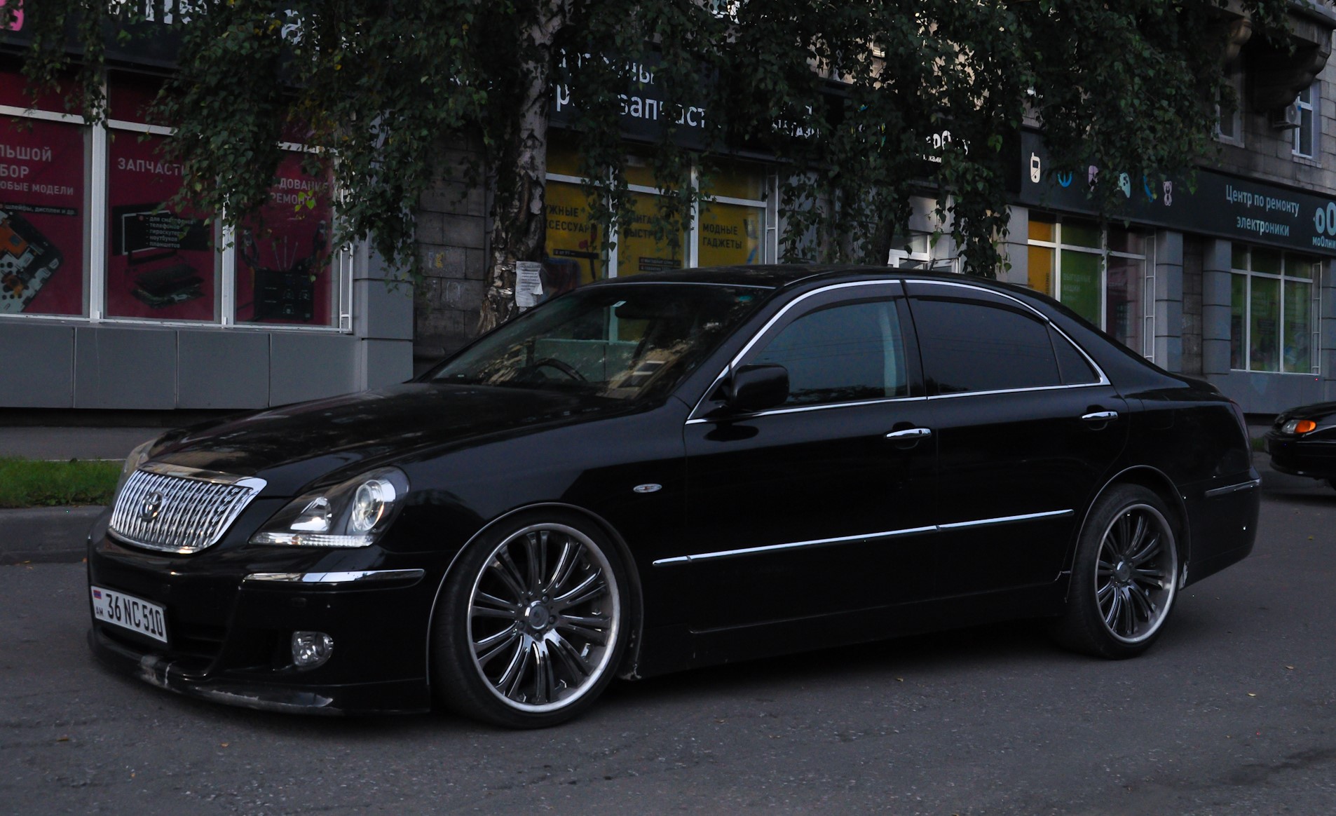 36 NC 510, Toyota Crown Majesta 4th gen (S180), 2004­–2009 (­–2010 for CN-market)