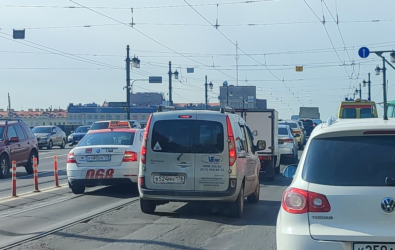 в 524 мн 178, Renault Kangoo 