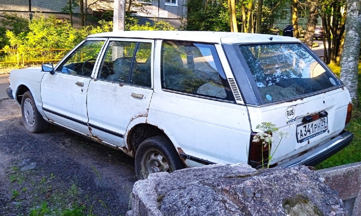 а 341 рн 29, Nissan Bluebird 6th gen Wagon (910), 1981–1993