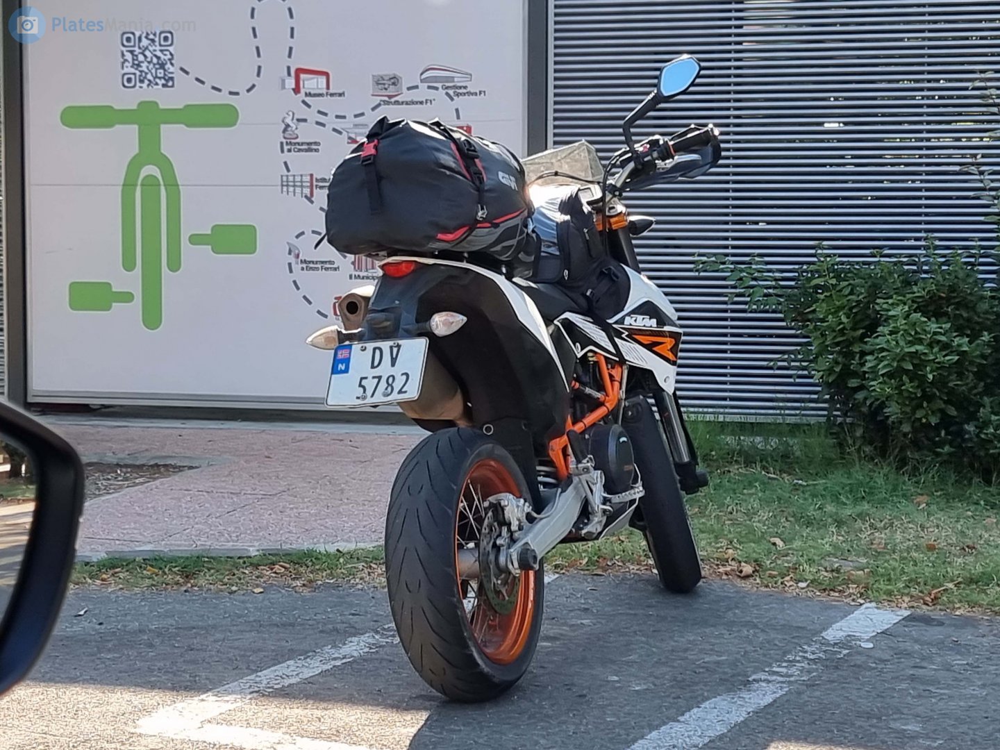 DV 5782, KTM SMC Series 