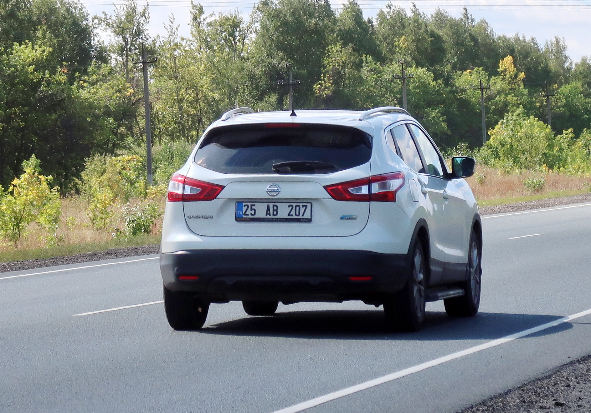 25 AB 207, Nissan Qashqai 2nd gen (J11), 2014–2017 (–2019 for others)