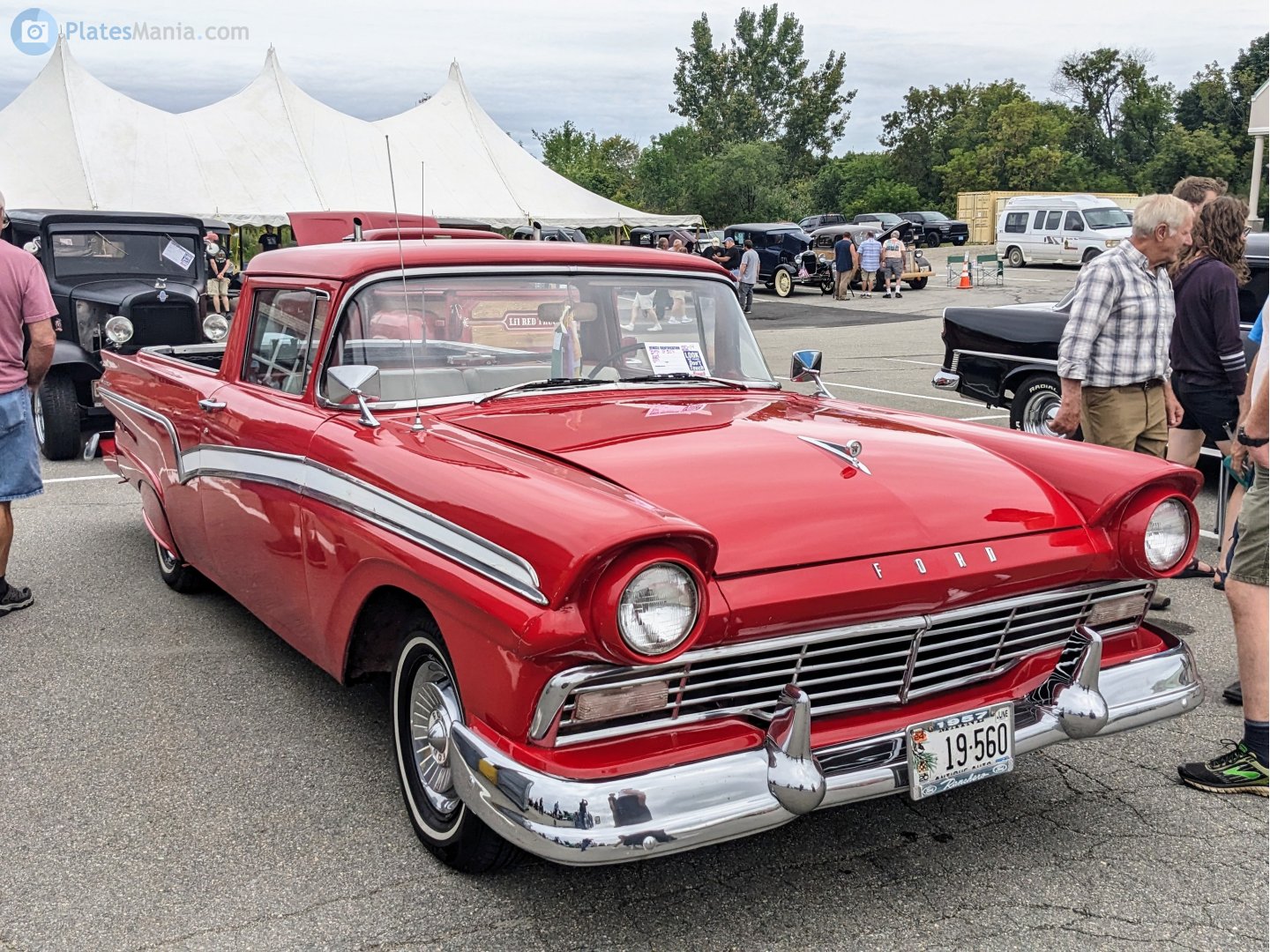 19-560, Ford Ranchero 1st gen (66), 1956–1957