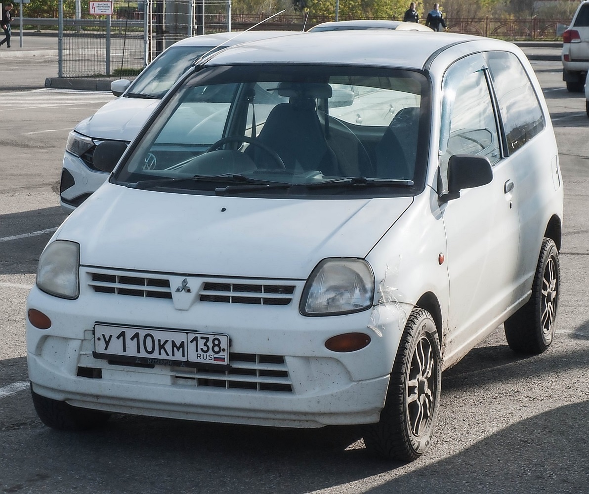 у 110 км 138, Mitsubishi Minica 8th gen 3-door Hatch (H42/H47), 1998–2011