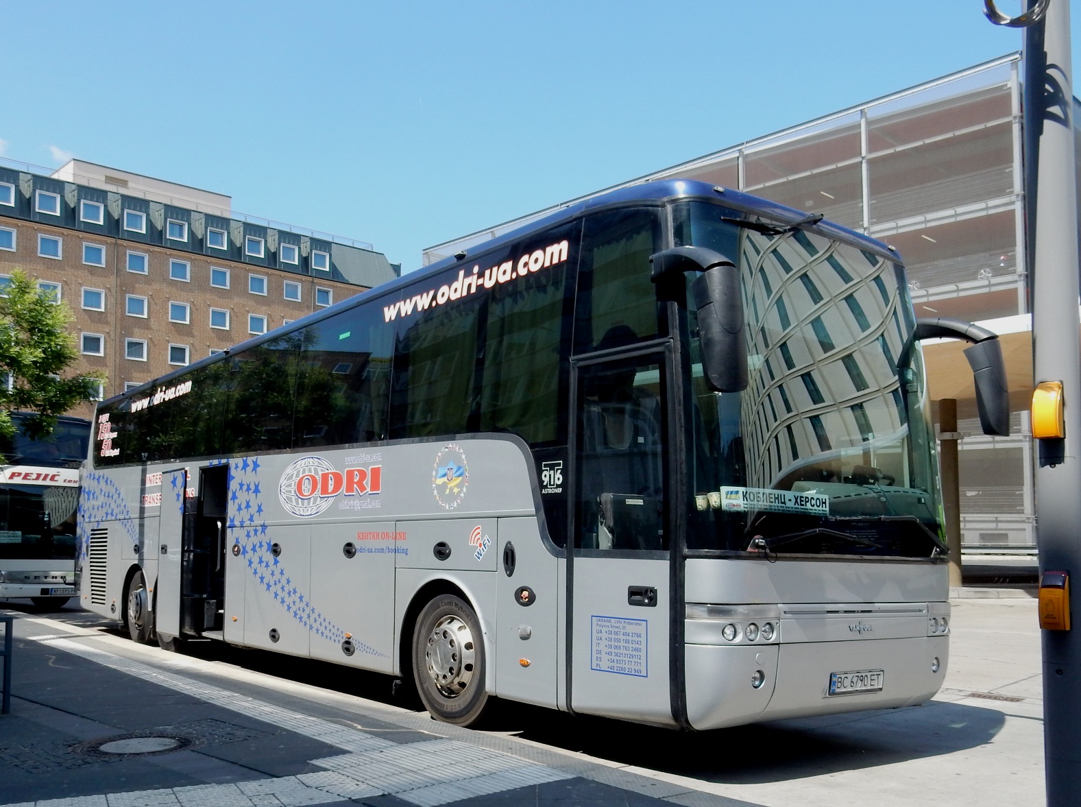 BC 6790 ET, Van Hool T916 