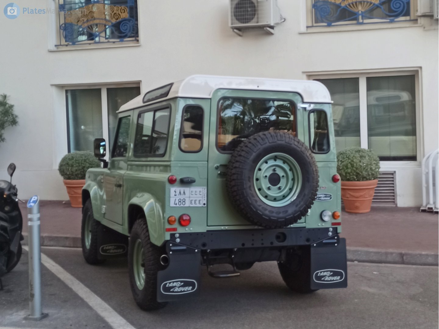 488 EEE, Land Rover Defender 1st gen 90