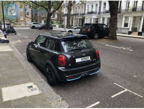 825607, MINI Hatch