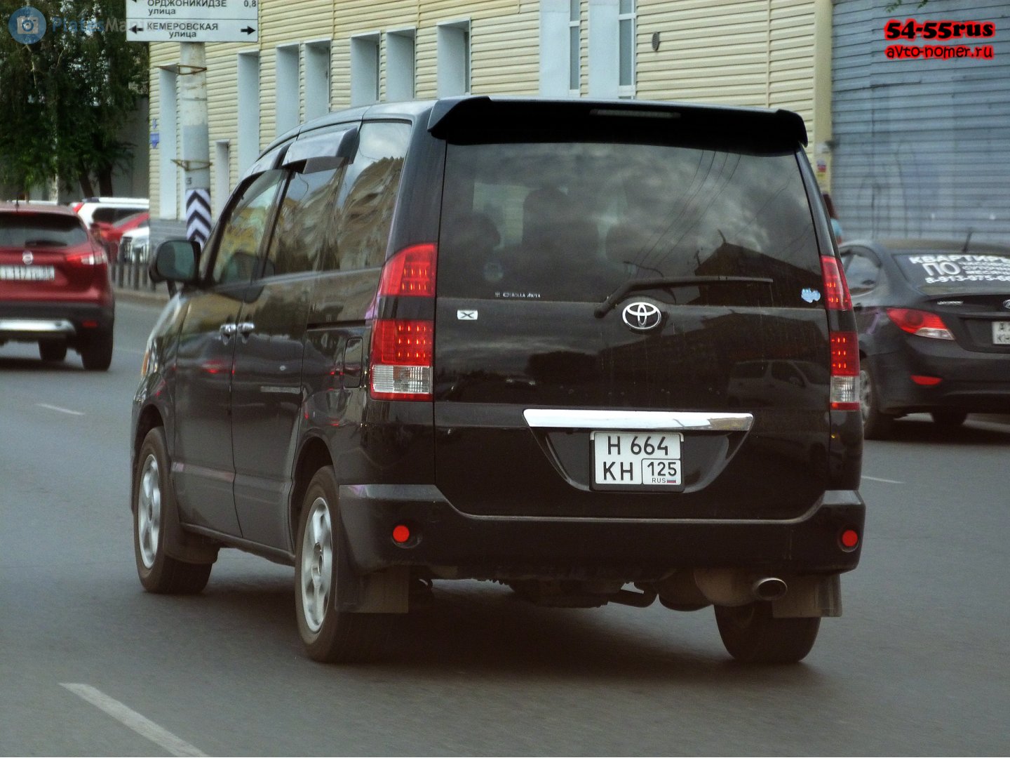 н 664 кн 125, Toyota Noah 1st gen (R60), 2001–2007
