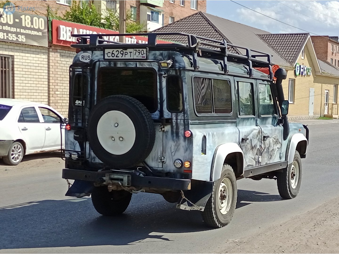 с 629 рт 790, Land Rover Defender 