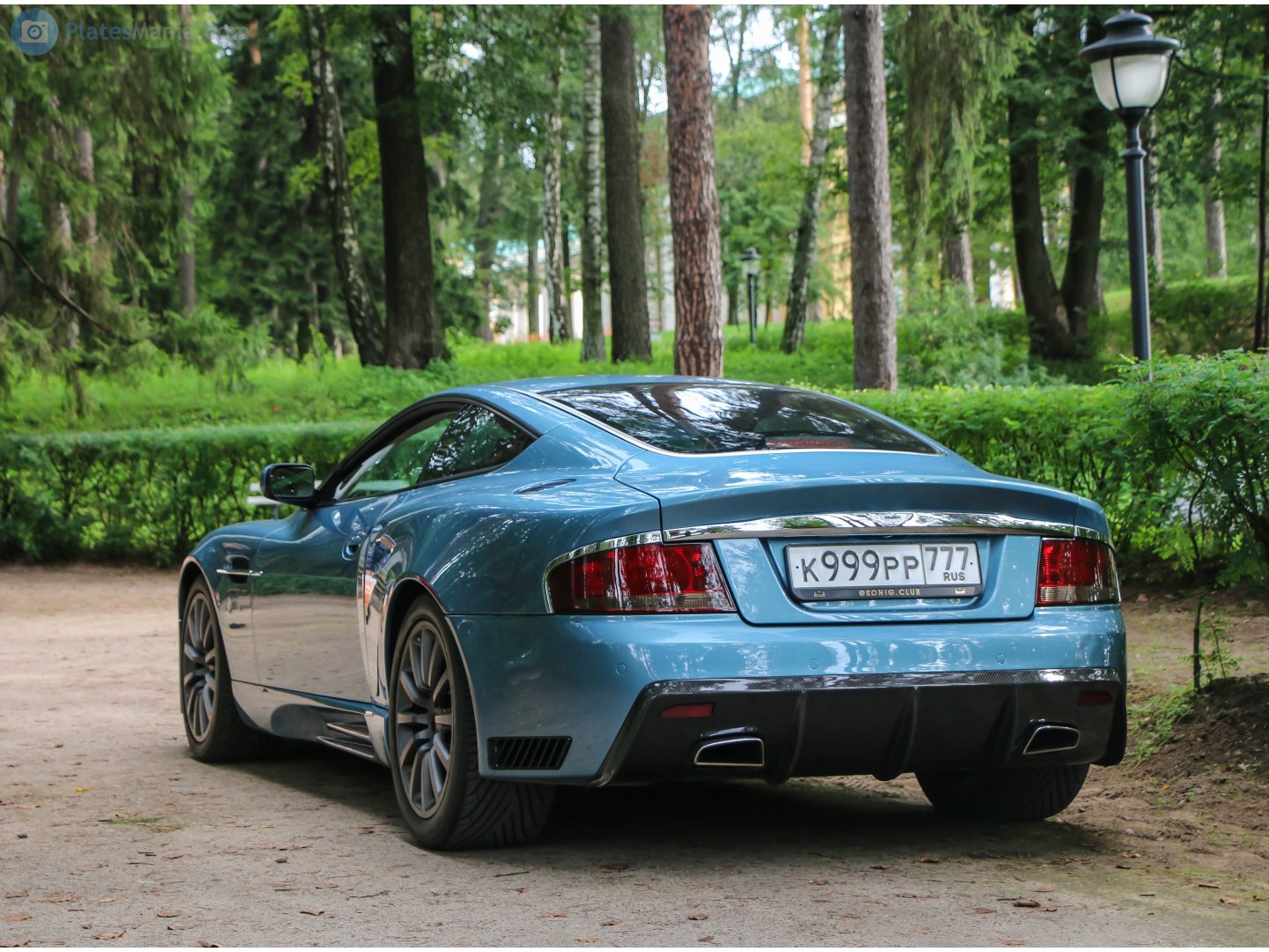 к 999 рр 777, Aston Martin Vanquish 1st gen V12 Vanquish, 2001–2007