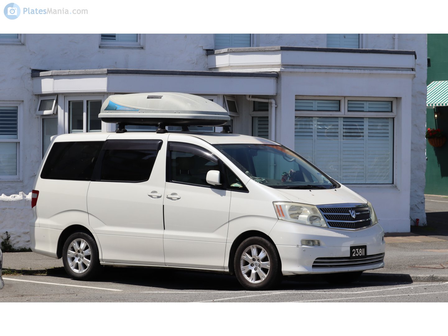 23811, Toyota Alphard 1st gen (G/V) (AH10), 2002–2008