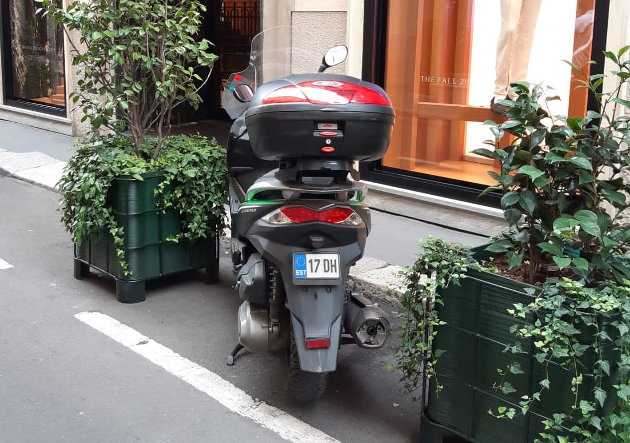 17 DH, Kawasaki J300 