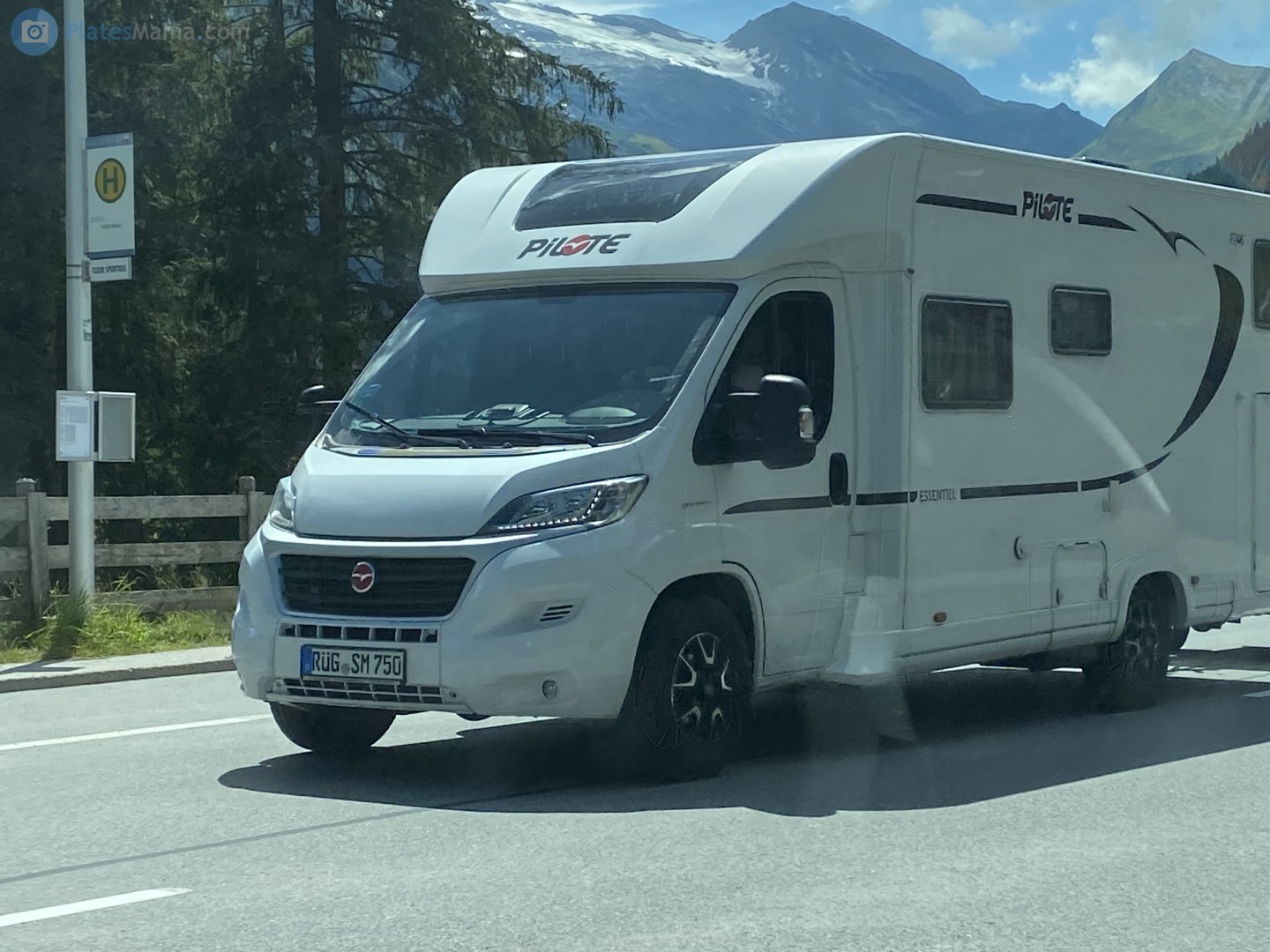 RÜG SM 750, Pilote C-Series 