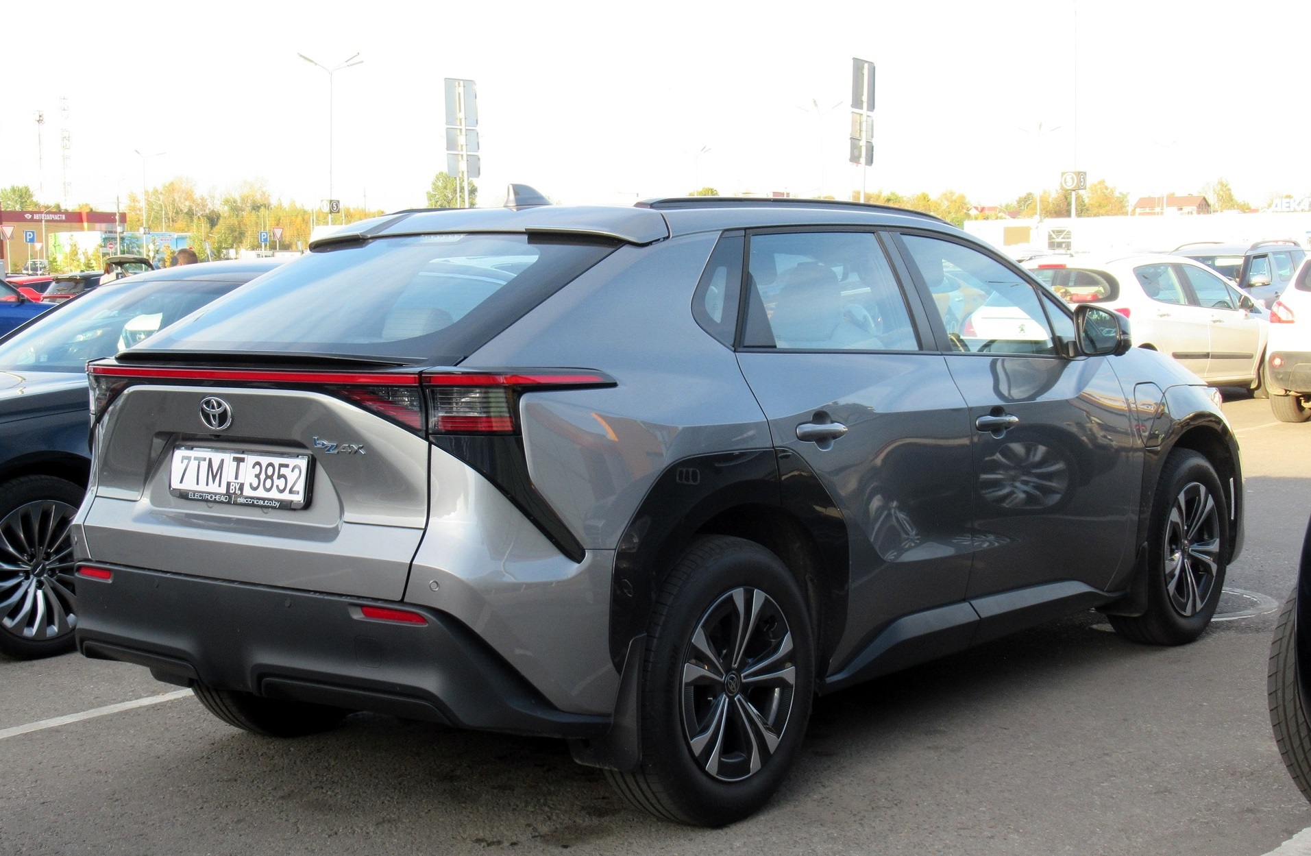 7TM T 3852, Toyota bZ4X 1st gen (EA10), 2022–